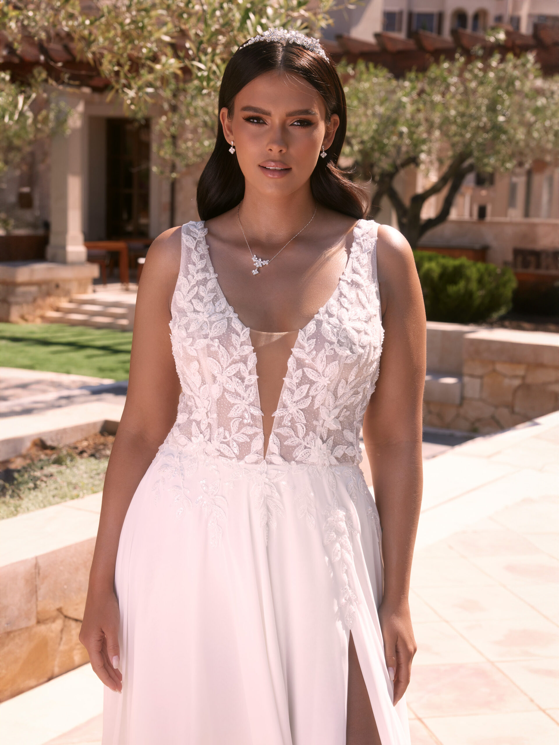 Trouwjurk Bianco Evento Plus Size Milon bij Bruidsmode Outlet