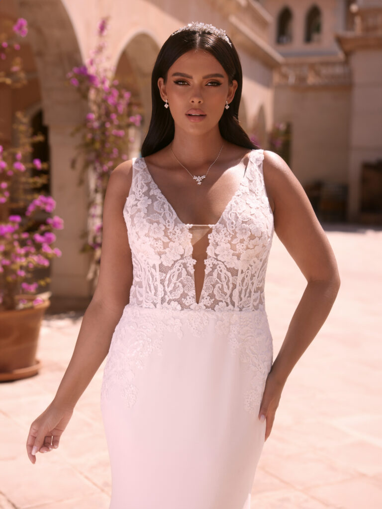 Trouwjurk Bianco Evento Plus Size Nireus bij Bruidsmode Outlet