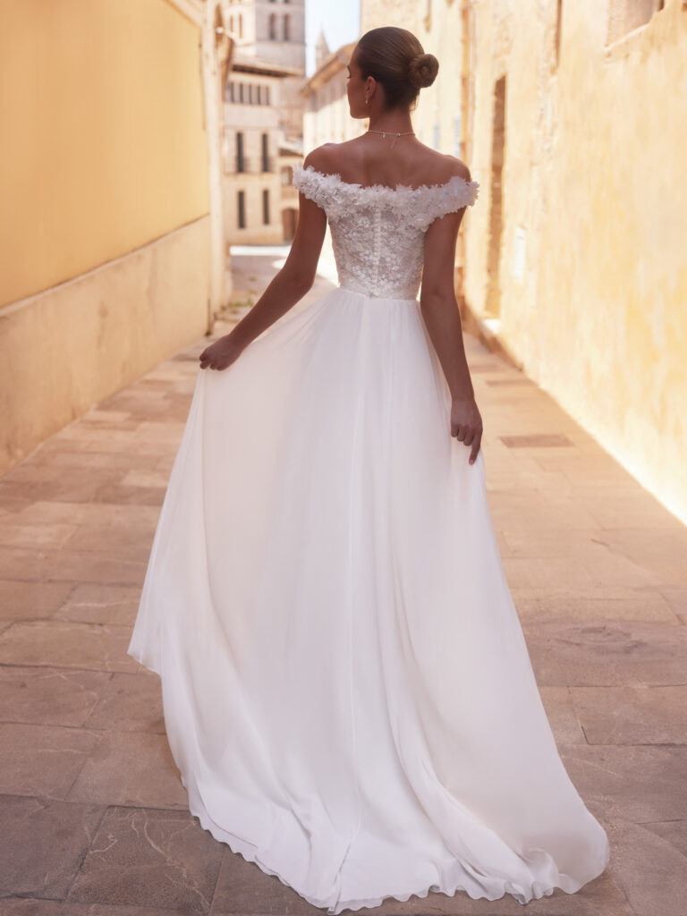 Trouwjurk Bianco Evento E Karin bij Bruidsmode Outlet