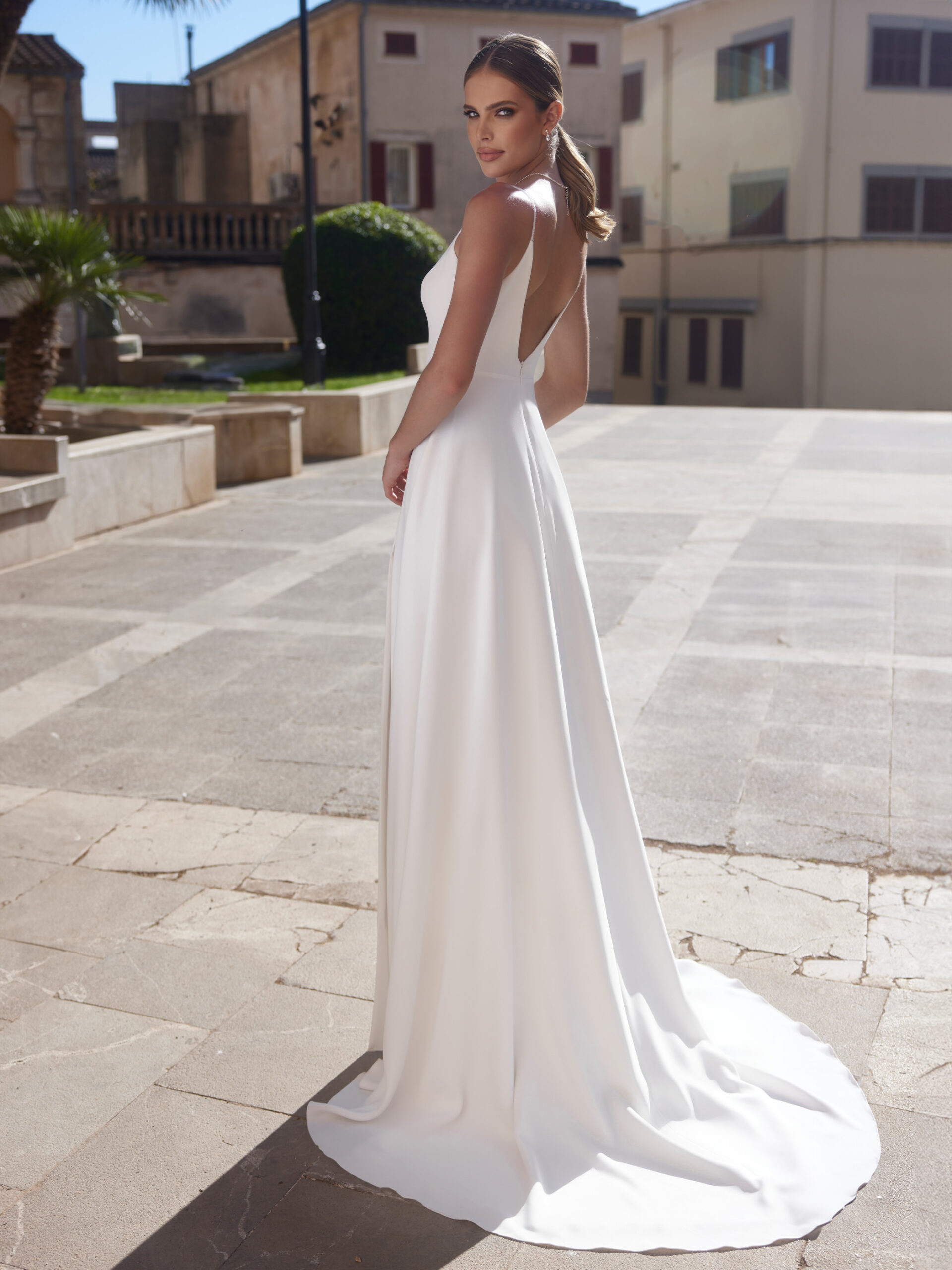 Trouwjurk Bianco Evento Adelina bij Bruidsmode Outlet