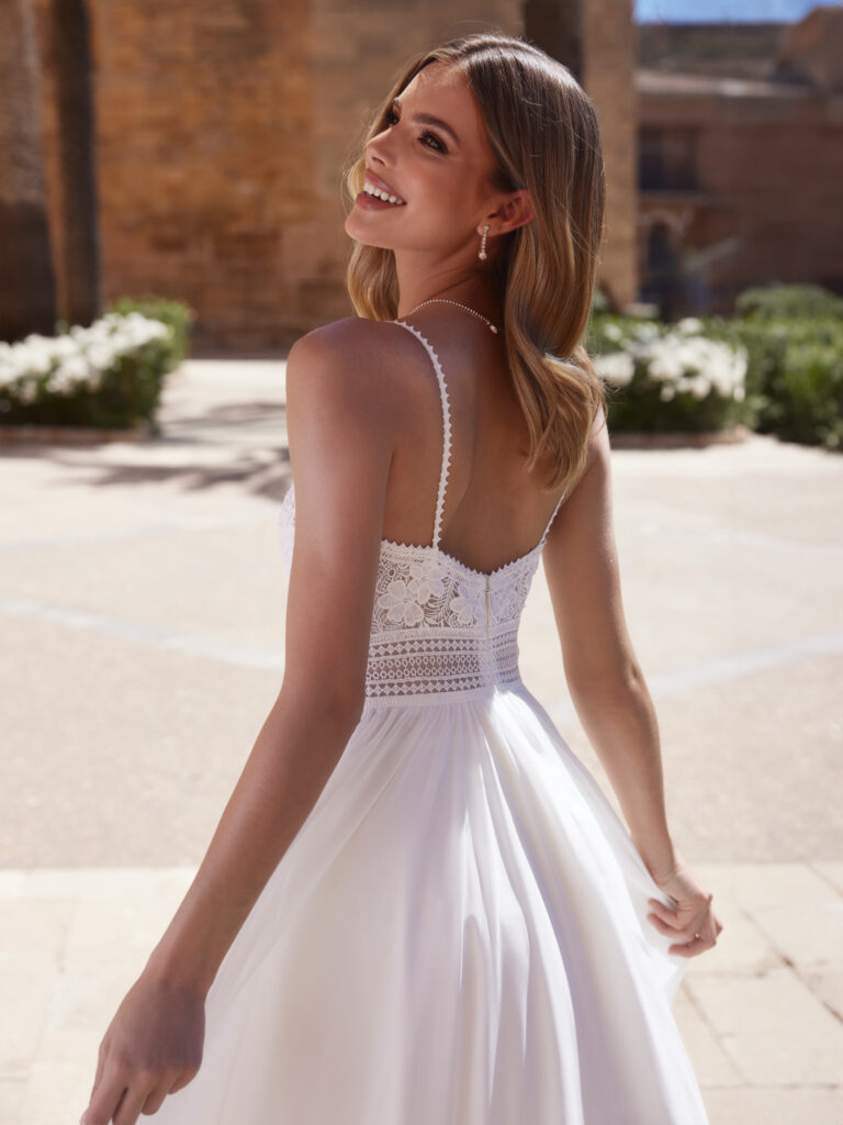 Trouwjurk Bianco Evento Aria bij Bruidsmode Outlet