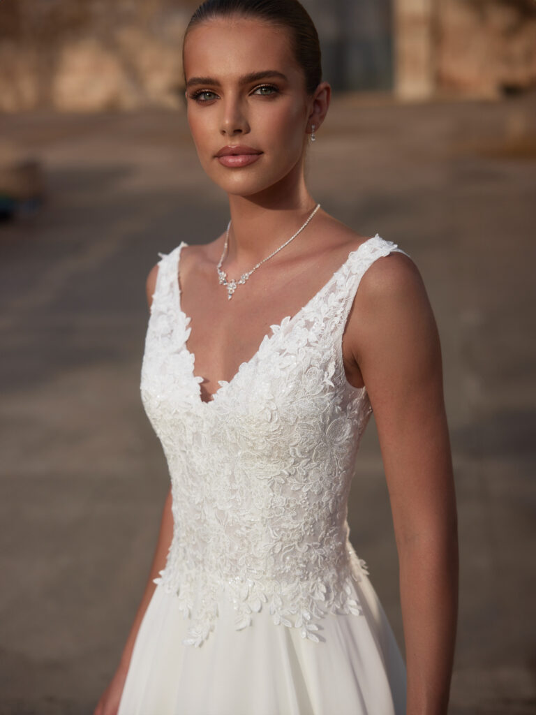 Trouwjurk Bianco Evento Camelia bij Bruidsmode Outlet