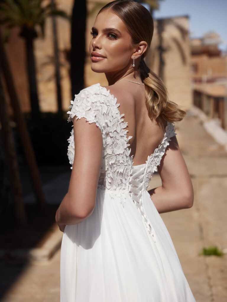 Trouwjurk Bianco Evento Yasmina bij Bruidsmode Outlet
