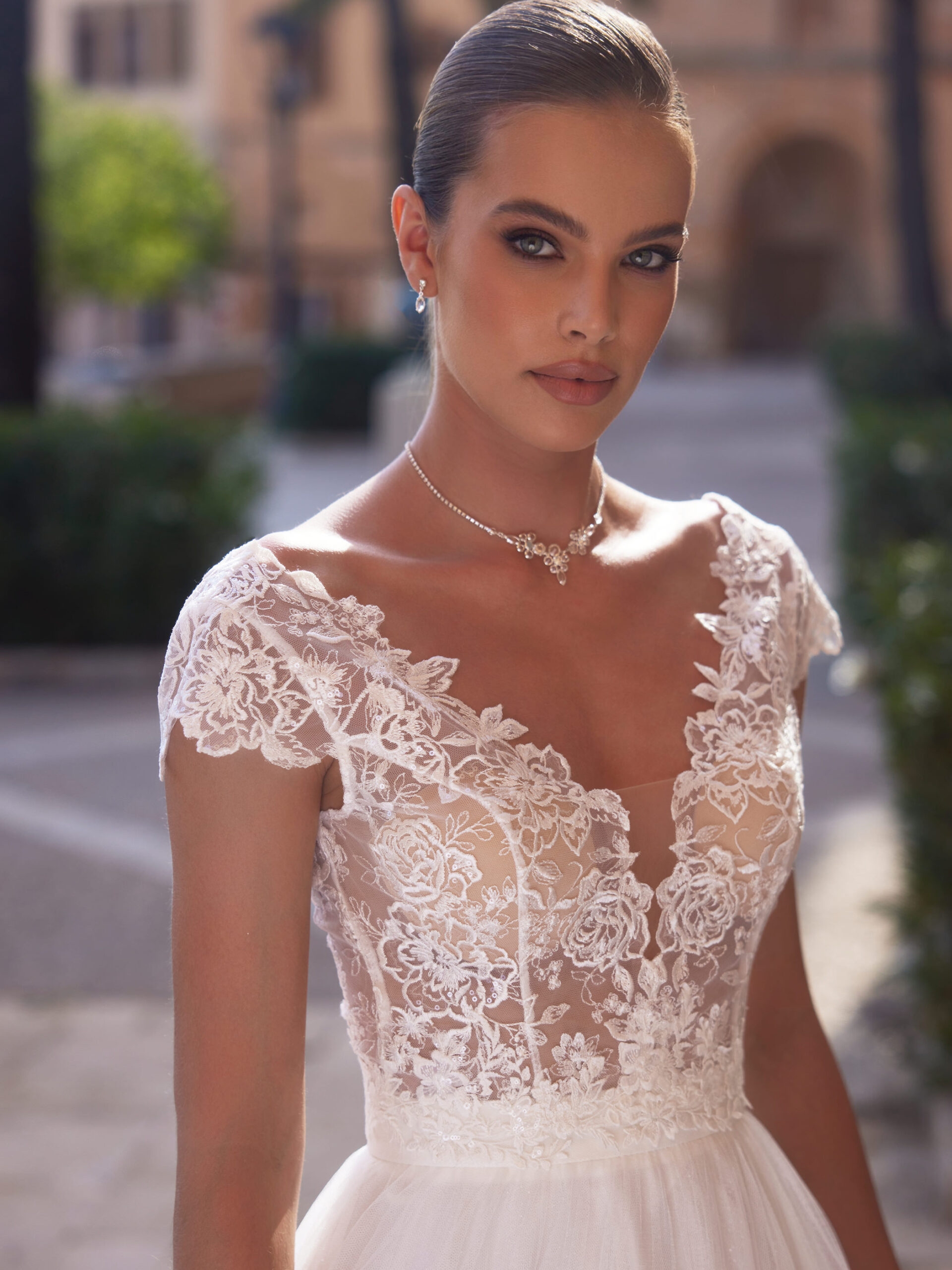 Trouwjurk Bianco Evento top E bij Bruidsmode Outlet