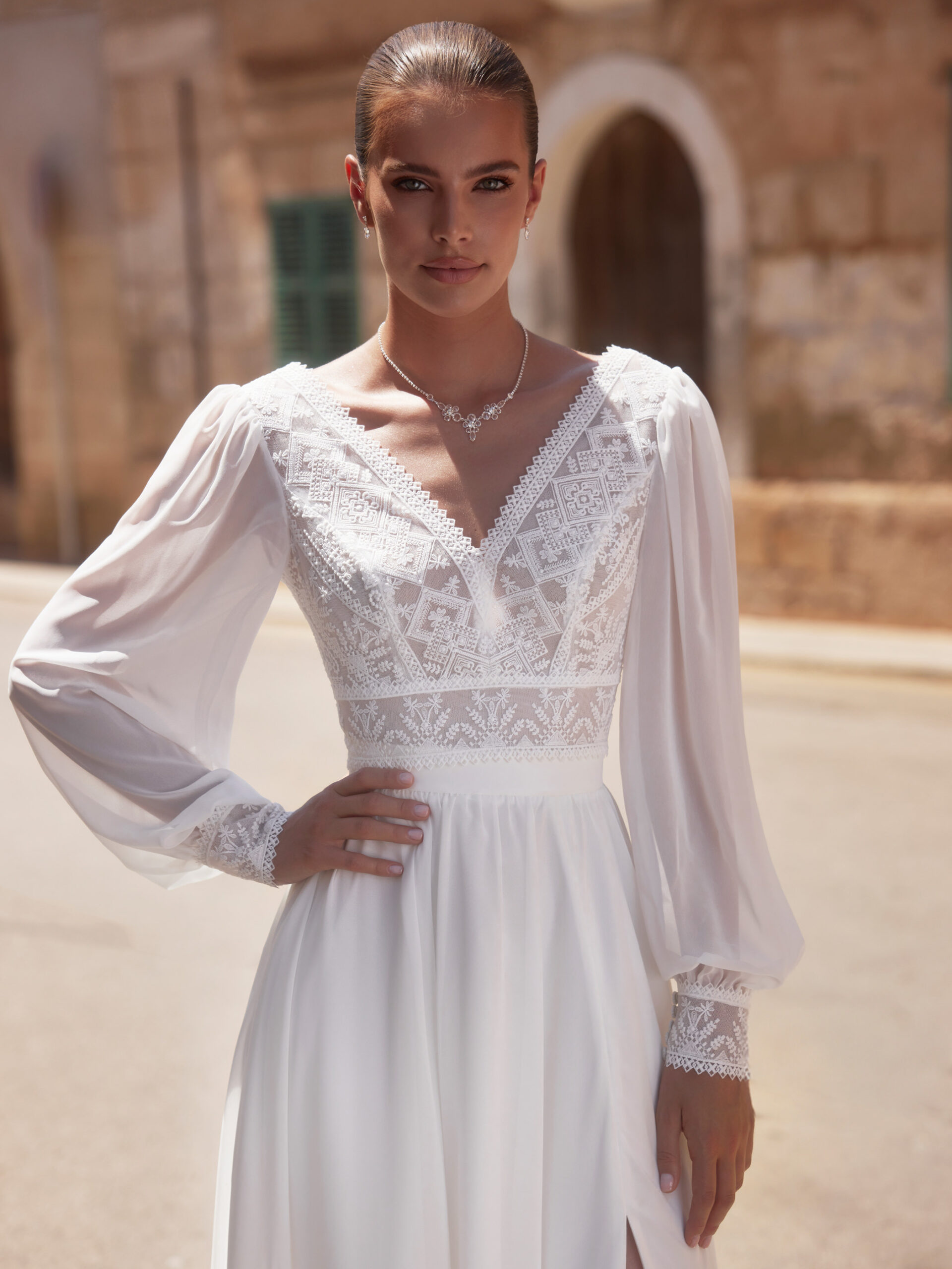 Trouwjurk Bianco Evento top E bij Bruidsmode Outlet